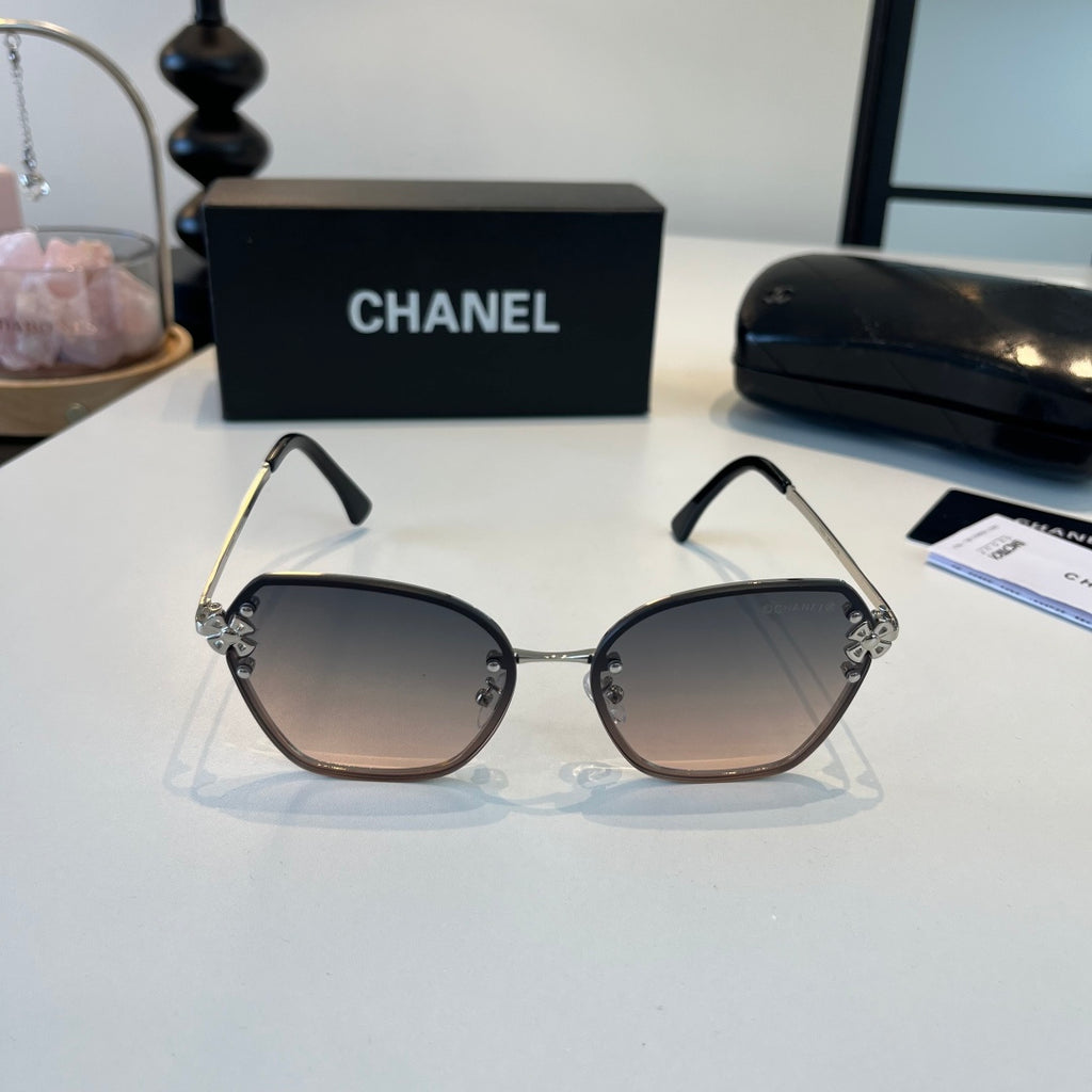 Chanel Oversized Silver Lens Sunglasses for Men & Women - 158361 - detail image 2