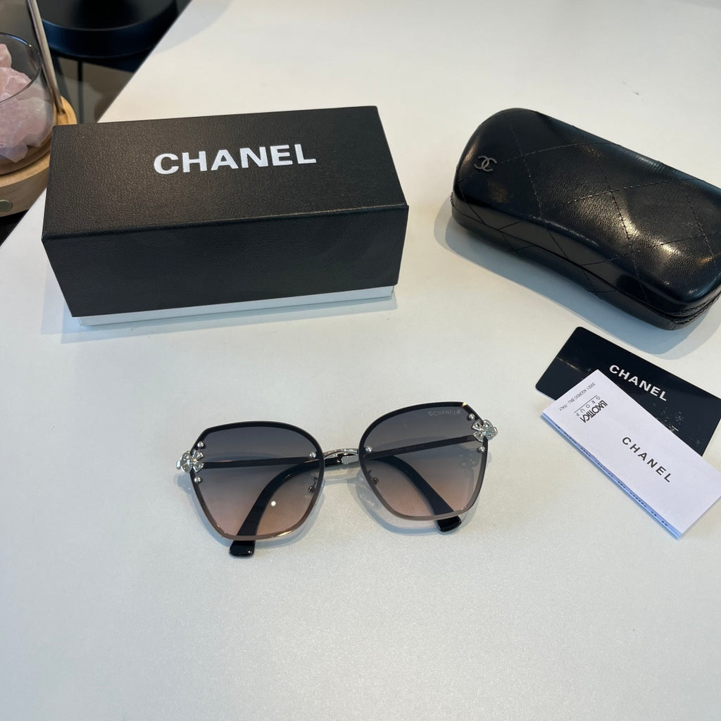 Chanel Oversized Silver Lens Sunglasses for Men & Women - 158361 - detail image 4
