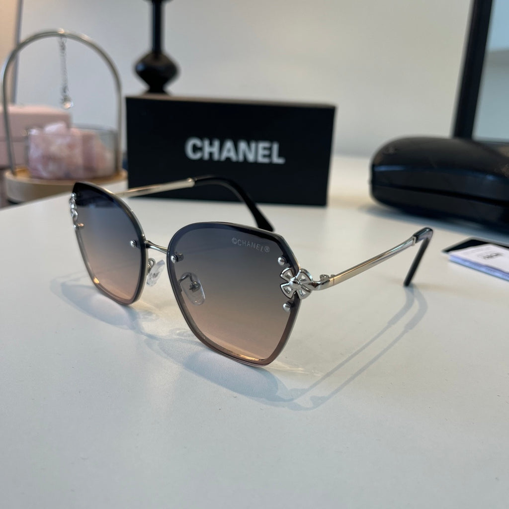 Chanel Oversized Silver Lens Sunglasses for Men & Women - 158361 - detail image 3