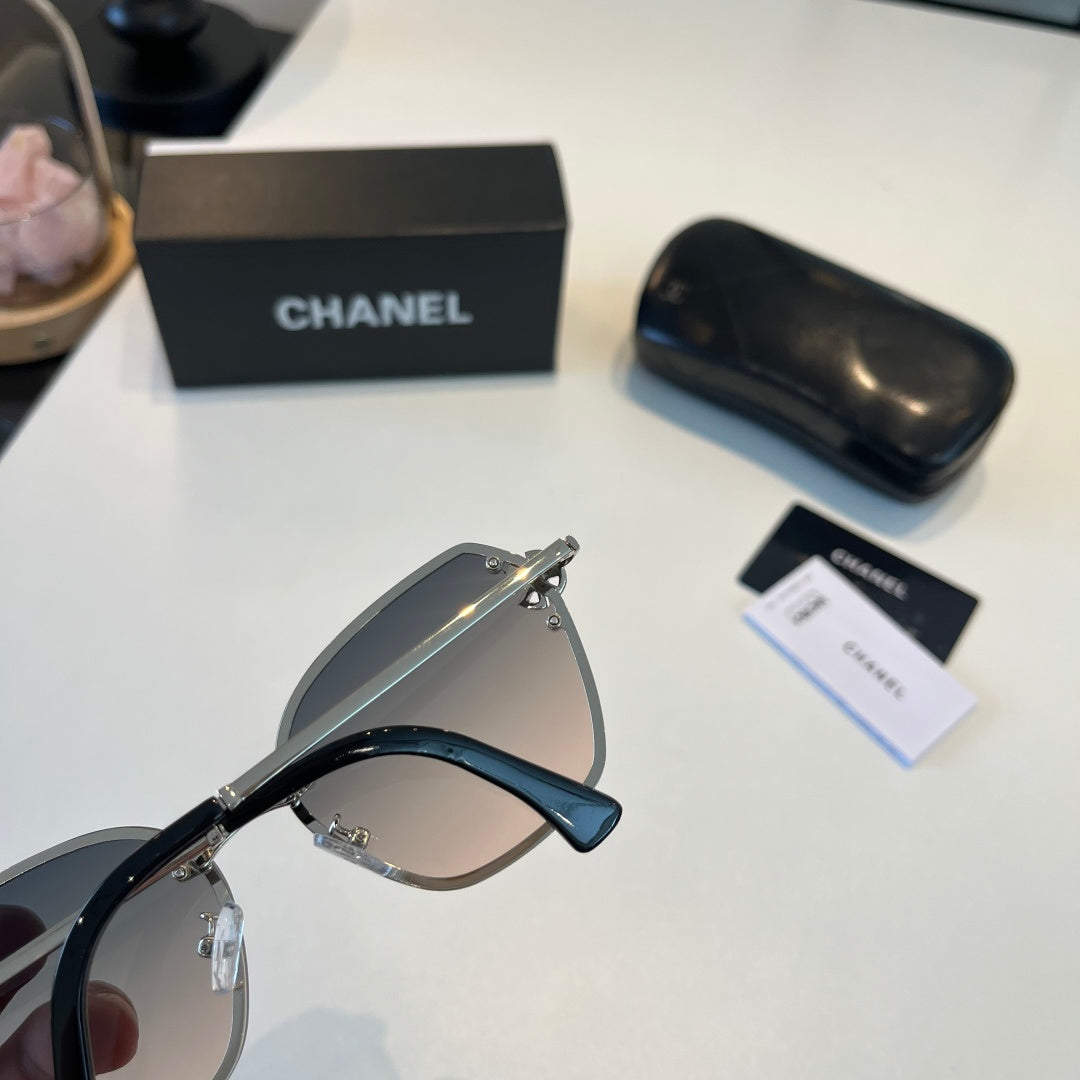 Chanel Oversized Silver Lens Sunglasses for Men & Women - 158361 - detail image 6