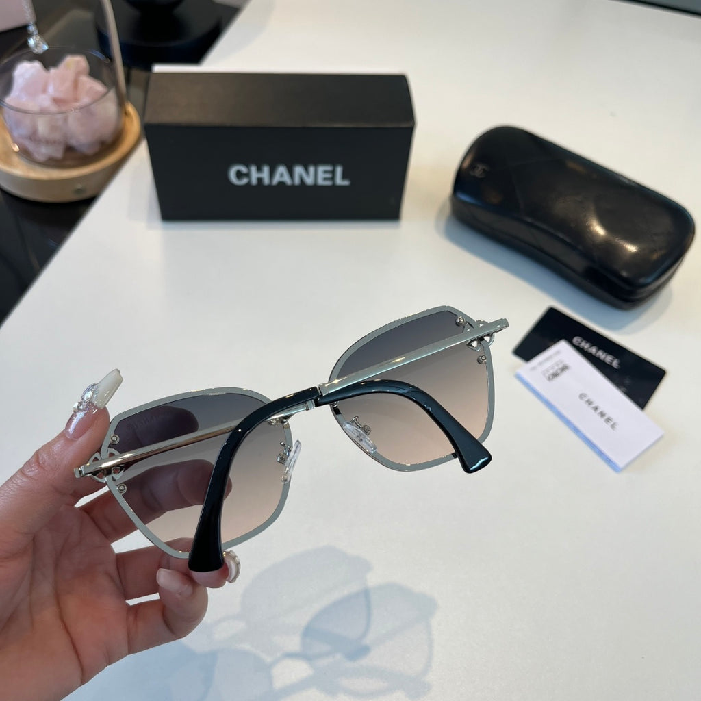 Chanel Oversized Silver Lens Sunglasses for Men & Women - 158361 - detail image 7