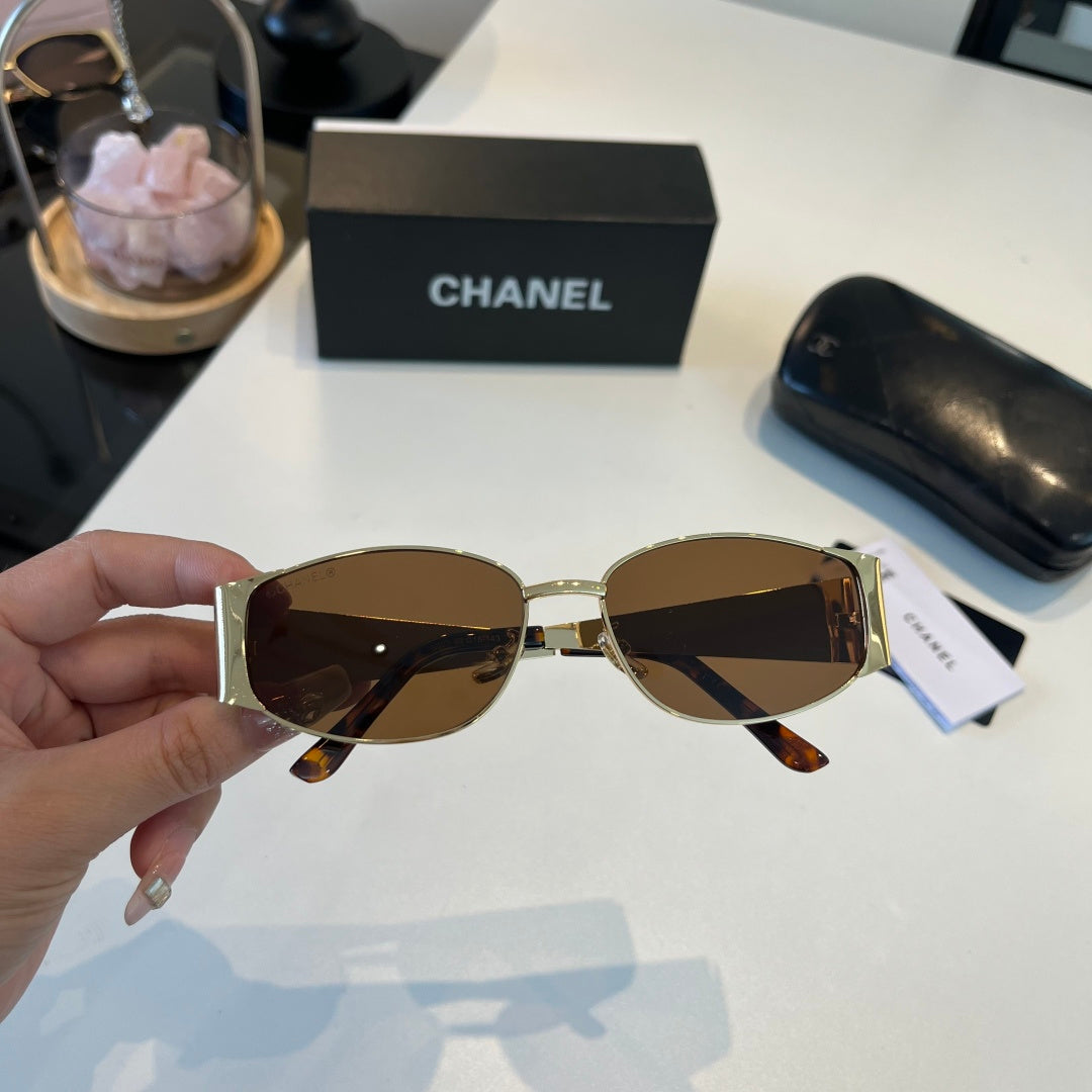 Chanel Oversized Brown Lens Sunglasses for Men & Women - 486560 - detail image 4