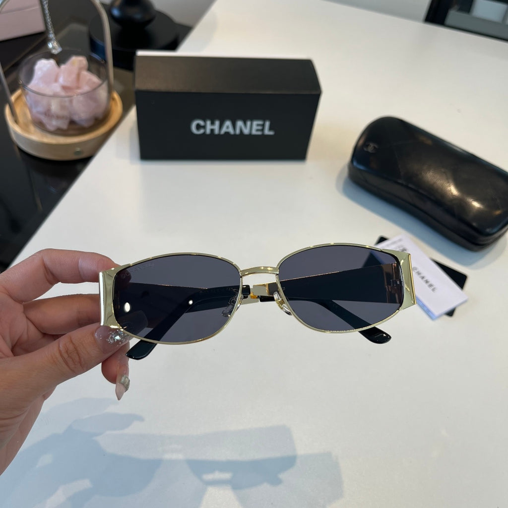 Chanel Oversized Silver Lens Sunglasses for Men & Women - 371841 - detail image 5