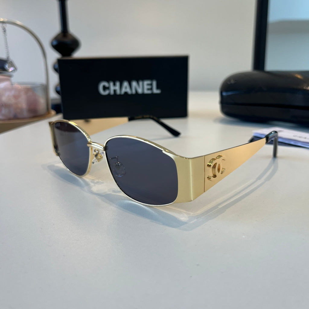 Chanel Oversized Silver Lens Sunglasses for Men & Women - 158365 - detail image 3