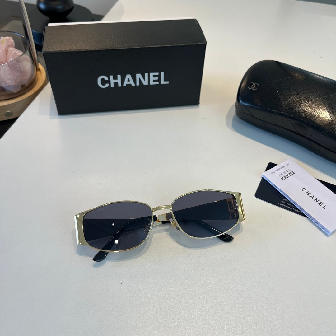 Chanel Oversized Silver Lens Sunglasses for Men & Women - 371841 - detail image 4