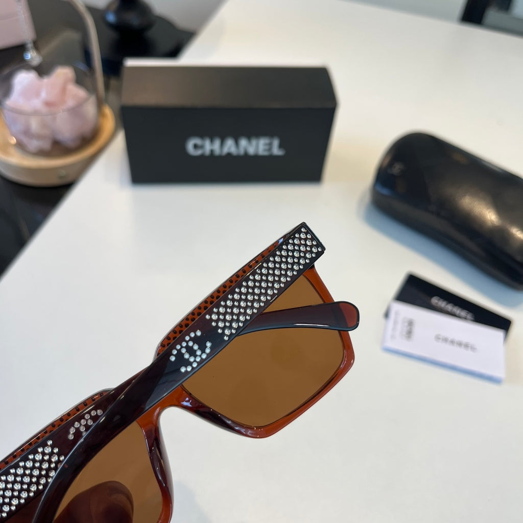 Chanel Fashion Black Lens Sunglasses for Men & Women - 371842 - detail image 6