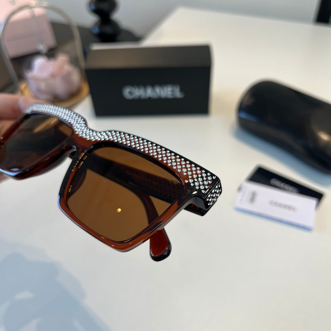 Chanel Fashion Black Lens Sunglasses for Men & Women - 158366 - detail image 5