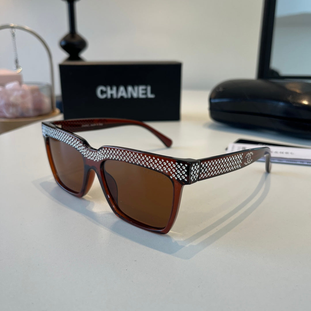 Chanel Fashion Black Lens Sunglasses for Men & Women - 449001 - detail image 3