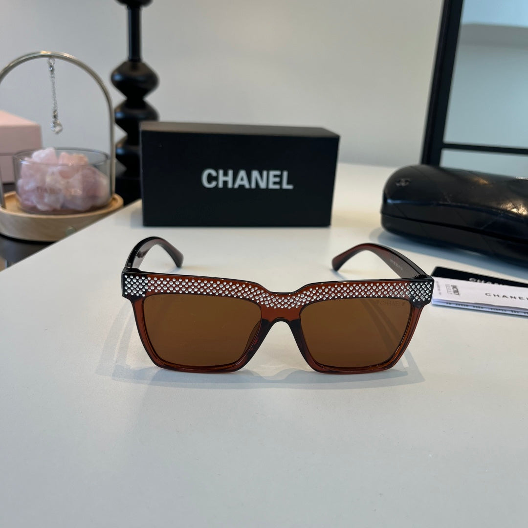 Chanel Fashion Black Lens Sunglasses for Men & Women - 158366 - detail image 2