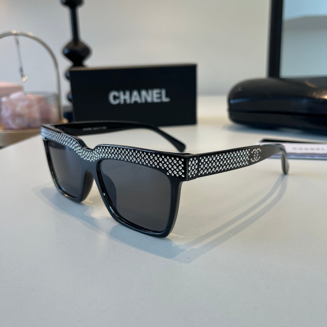 Chanel Fashion Black Lens Sunglasses for Men & Women - 158367 - detail image 3