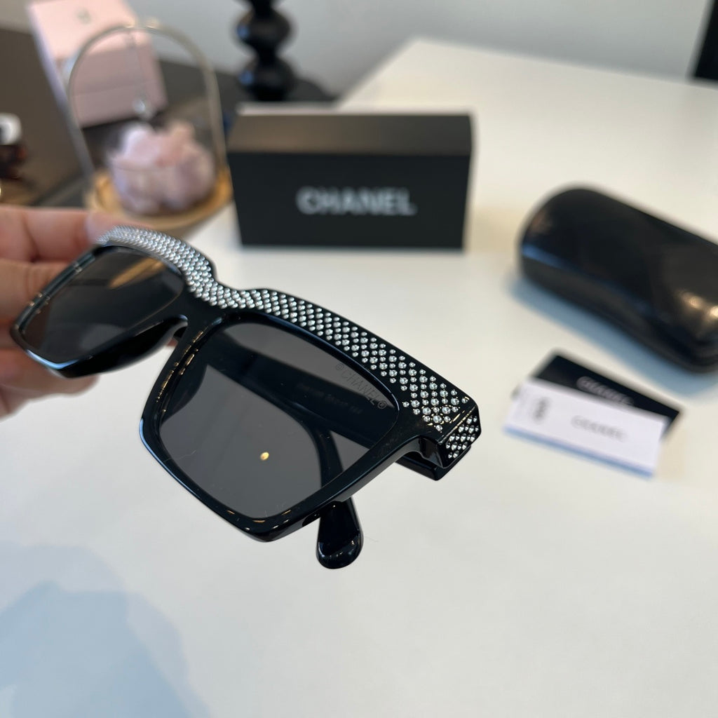 Chanel Fashion Black Lens Sunglasses for Men & Women - 371843 - detail image 6