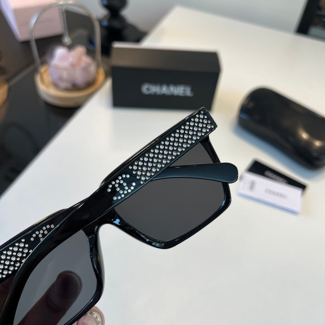 Chanel Fashion Black Lens Sunglasses for Men & Women - 158367 - detail image 7