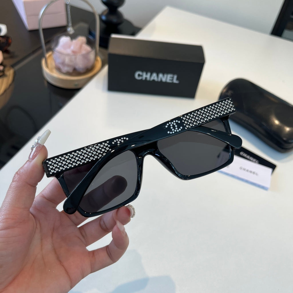 Chanel Fashion Black Lens Sunglasses for Men & Women - 371843 - detail image 8