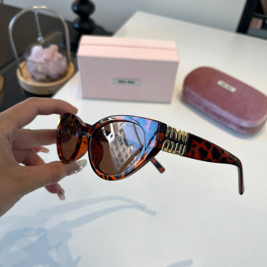 Miu Miu Cat-Eye Brown Lens Sunglasses for Men & Women - 158604 - detail image 4