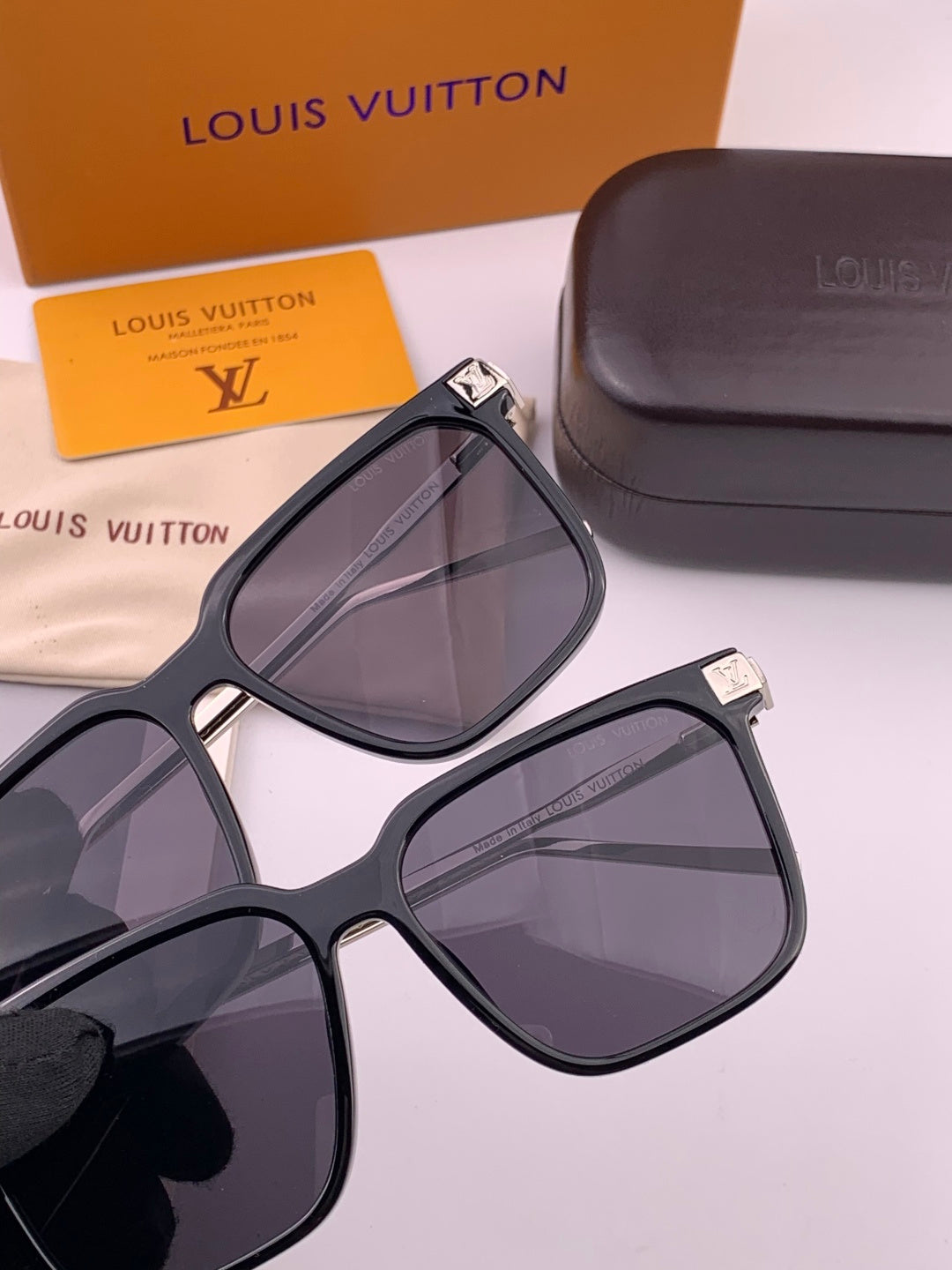 Louis Vuitton L7166 Aviator Gold Lens Sunglasses for Men & Women - 158175 - detail image 5