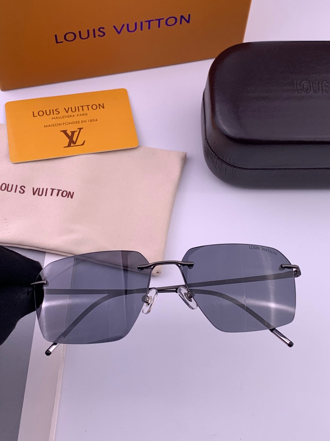 Louis Vuitton L2253 Polarized Aviator Blue Lens Sunglasses for Men - 158176 - detail image 3