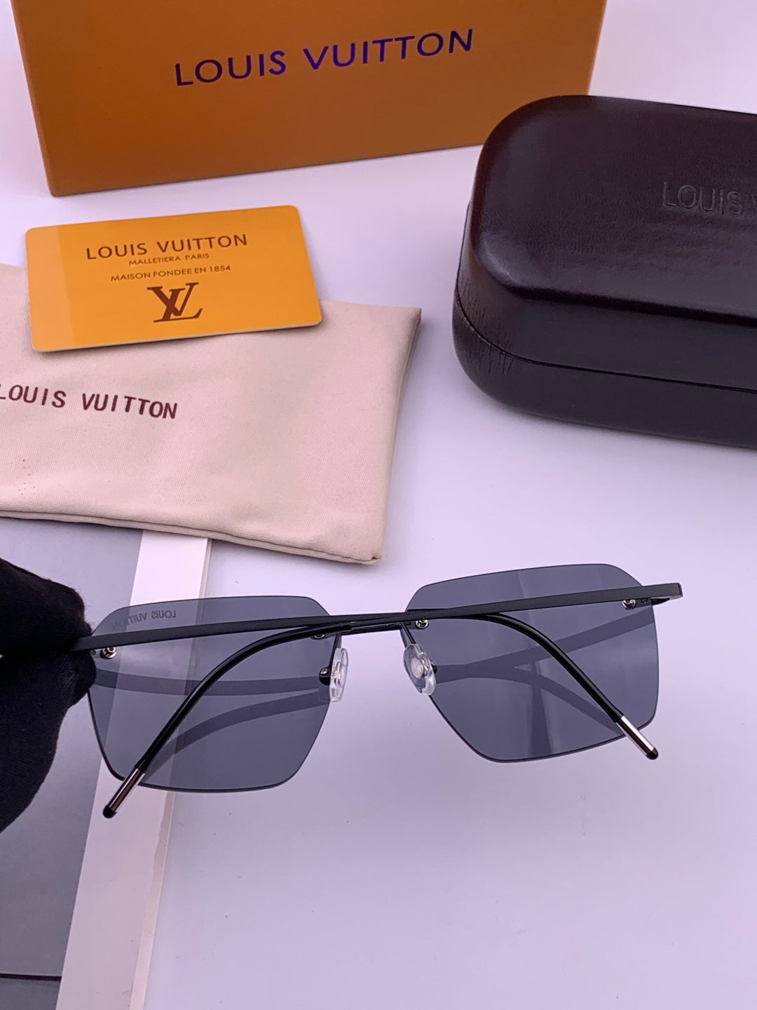 Louis Vuitton L2253 Polarized Aviator Blue Lens Sunglasses for Men - 158176 - detail image 7