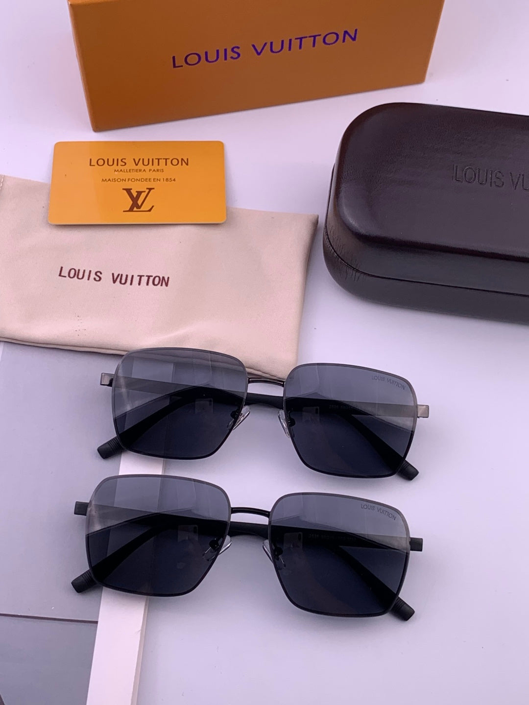 Louis Vuitton L5253 Polarized Aviator Gray Lens Sunglasses for Men - detail image 8