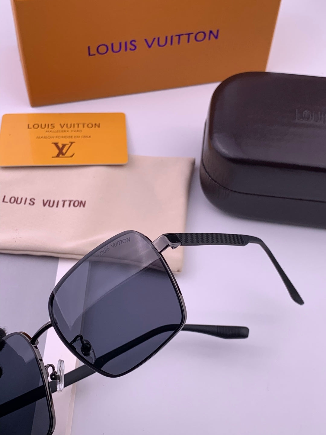 Louis Vuitton L5253 Polarized Aviator Gray Lens Sunglasses for Men - detail image 6