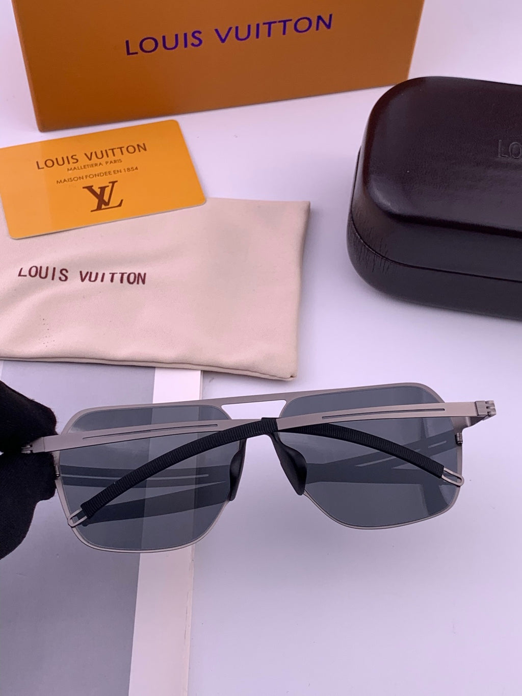 Louis Vuitton L7397 Polarized Aviator Gray Lens Sunglasses for Men - detail image 7