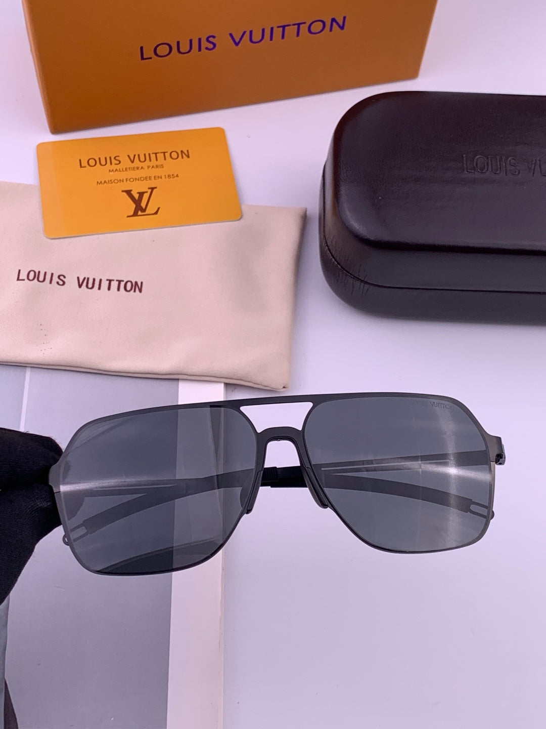 Louis Vuitton L7397 Polarized Aviator Gray Lens Sunglasses for Men