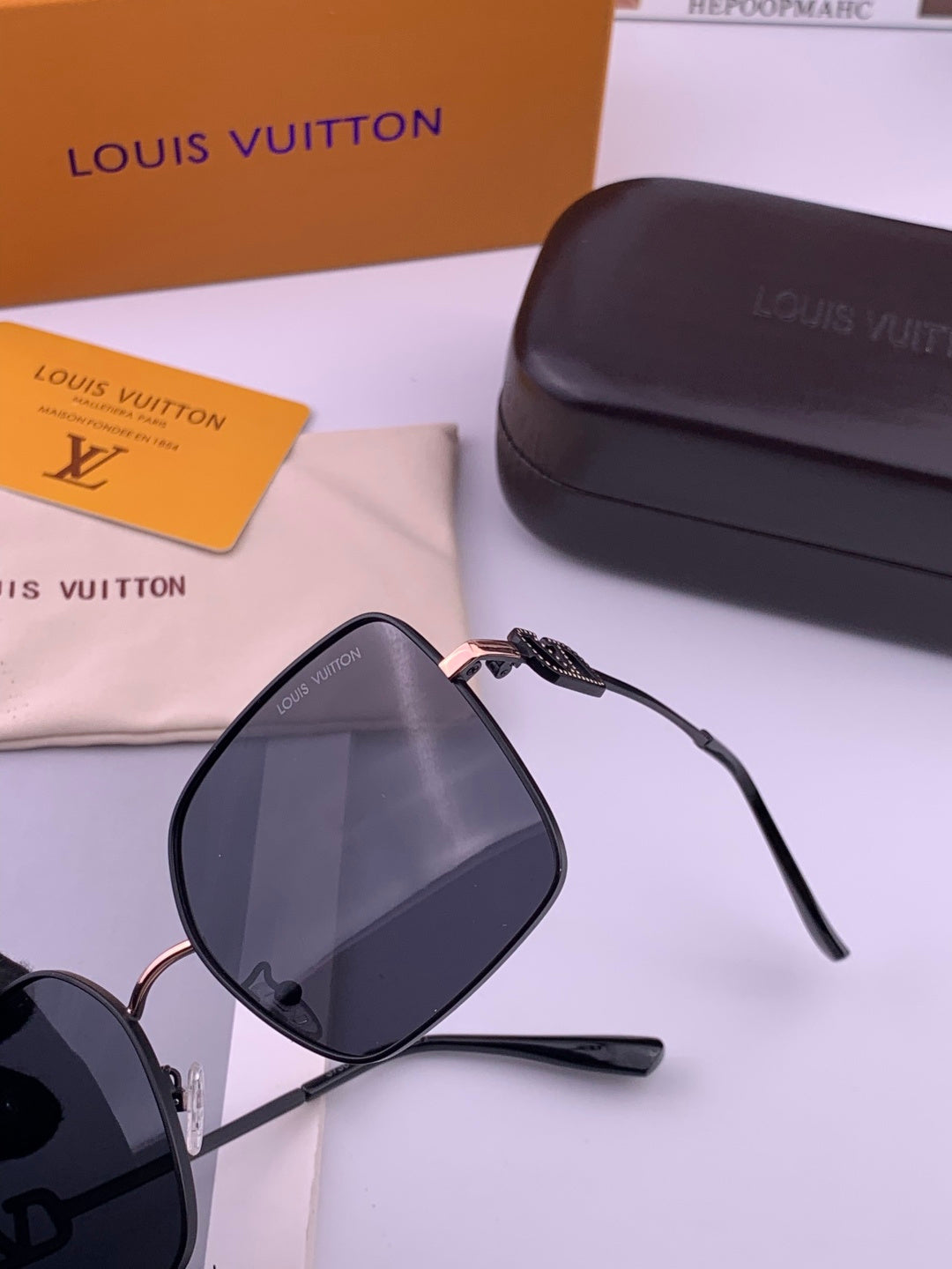 Louis Vuitton L6375 Polarized Square Gold Lens Sunglasses for Men & Women - detail image 3