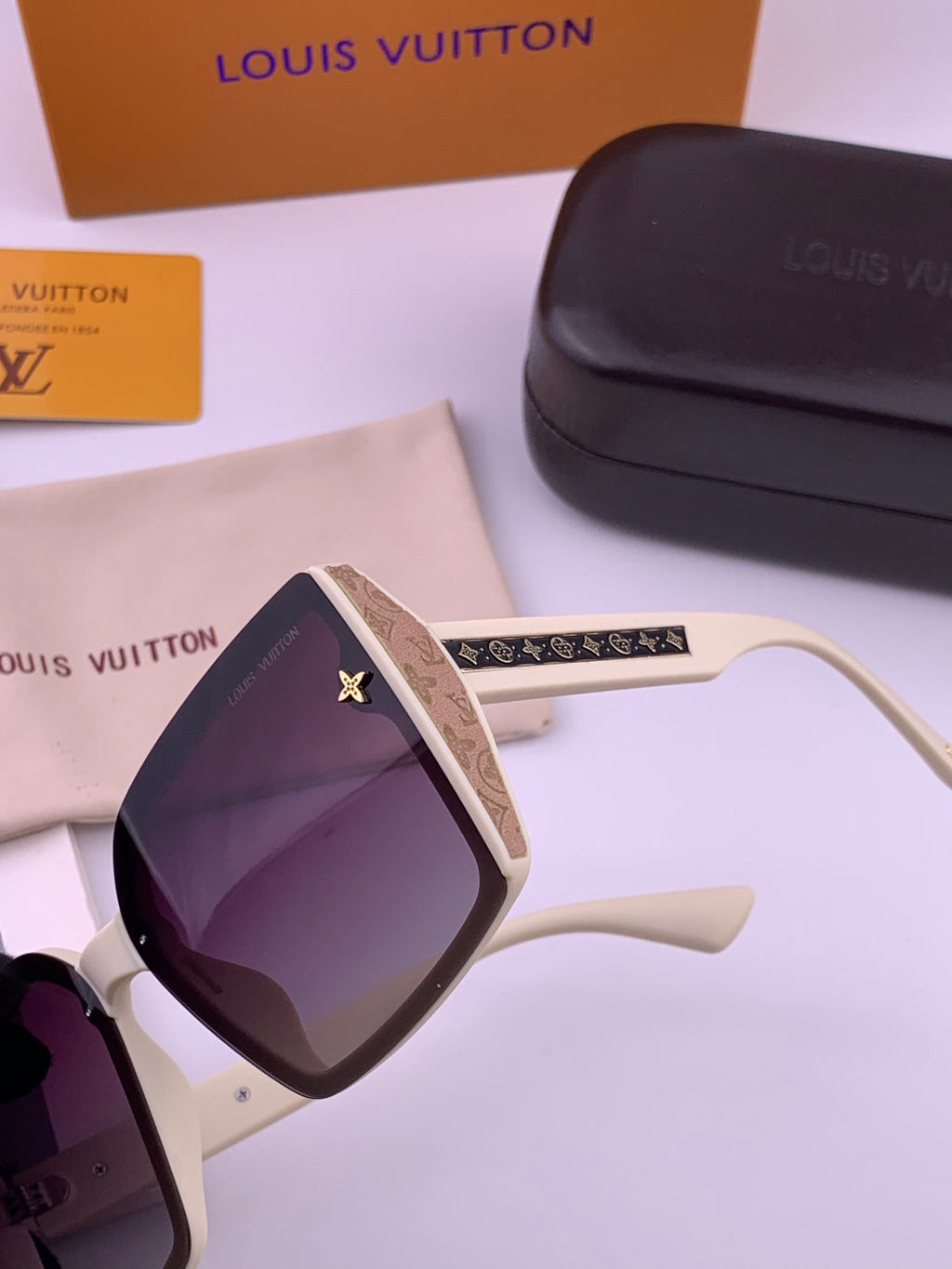 Louis Vuitton Fashion Gold Lens Sunglasses for Men & Women - 158168 - detail image 4