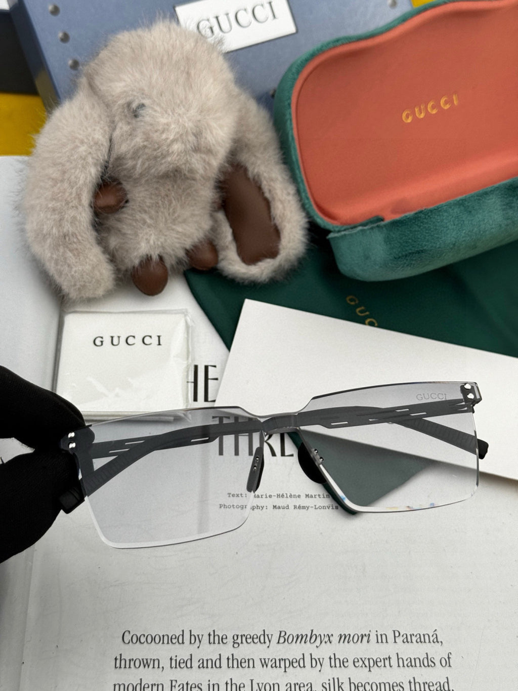 Gucci G910 Polarized Fashion Black Lens Sunglasses for Men & Women