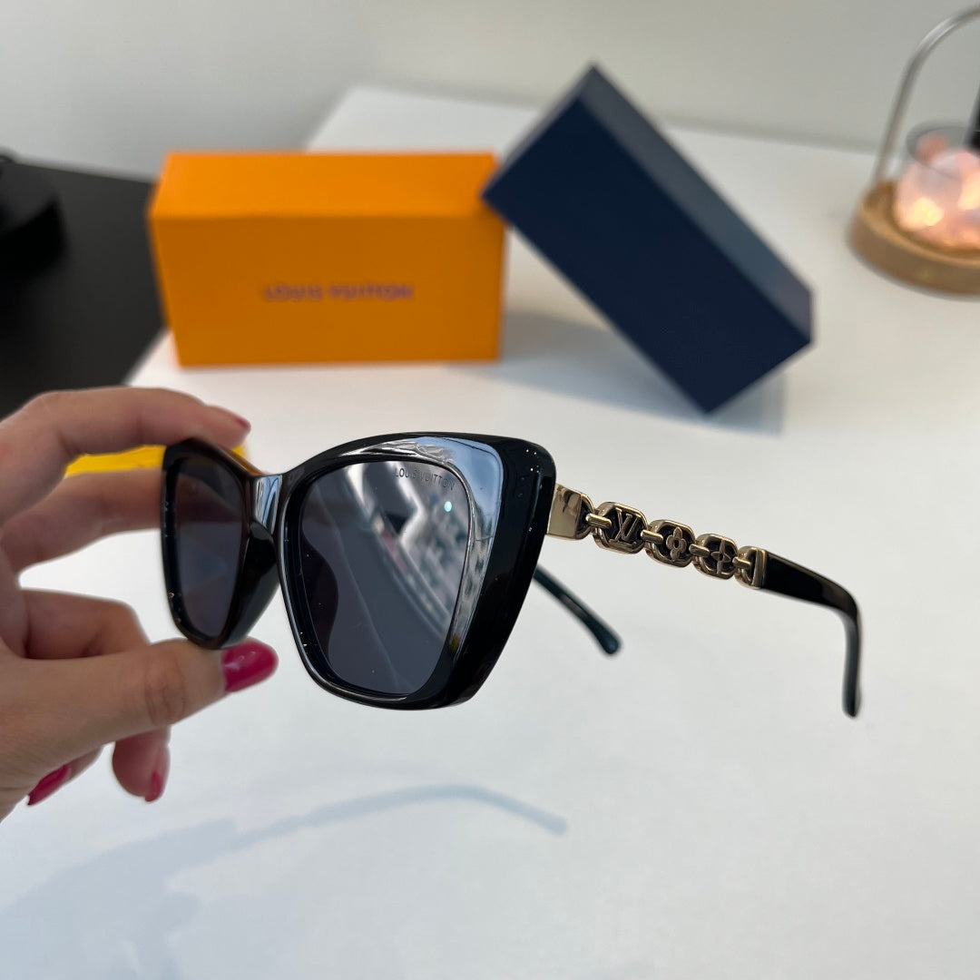 Louis Vuitton Cat-Eye Silver Lens Sunglasses for Women - 357583 - detail image 4