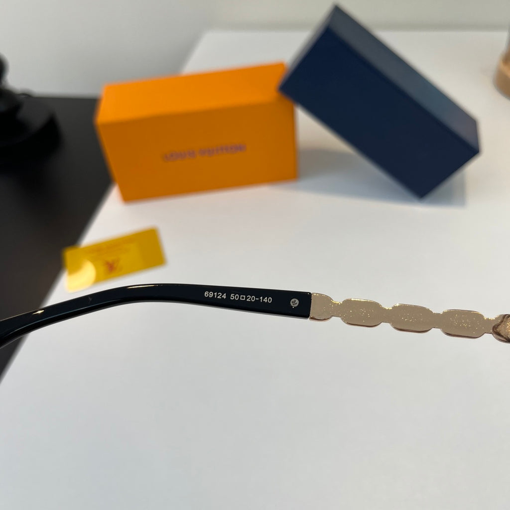 Louis Vuitton Cat-Eye Silver Lens Sunglasses for Women - 357584 - detail image 8