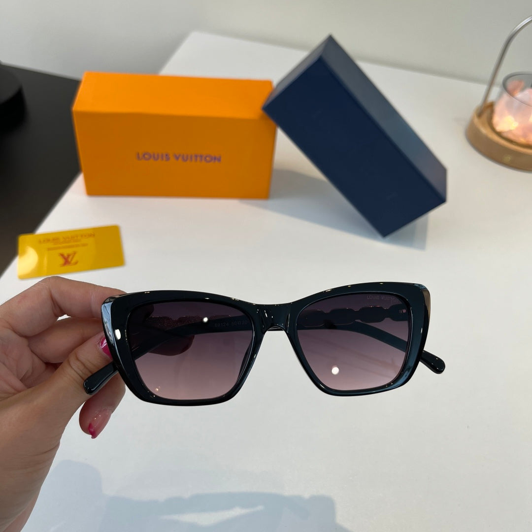 Louis Vuitton Cat-Eye Silver Lens Sunglasses for Women - 357584 - detail image 4
