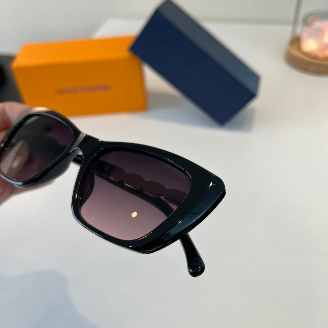 Louis Vuitton Cat-Eye Silver Lens Sunglasses for Women - 398077 - detail image 5