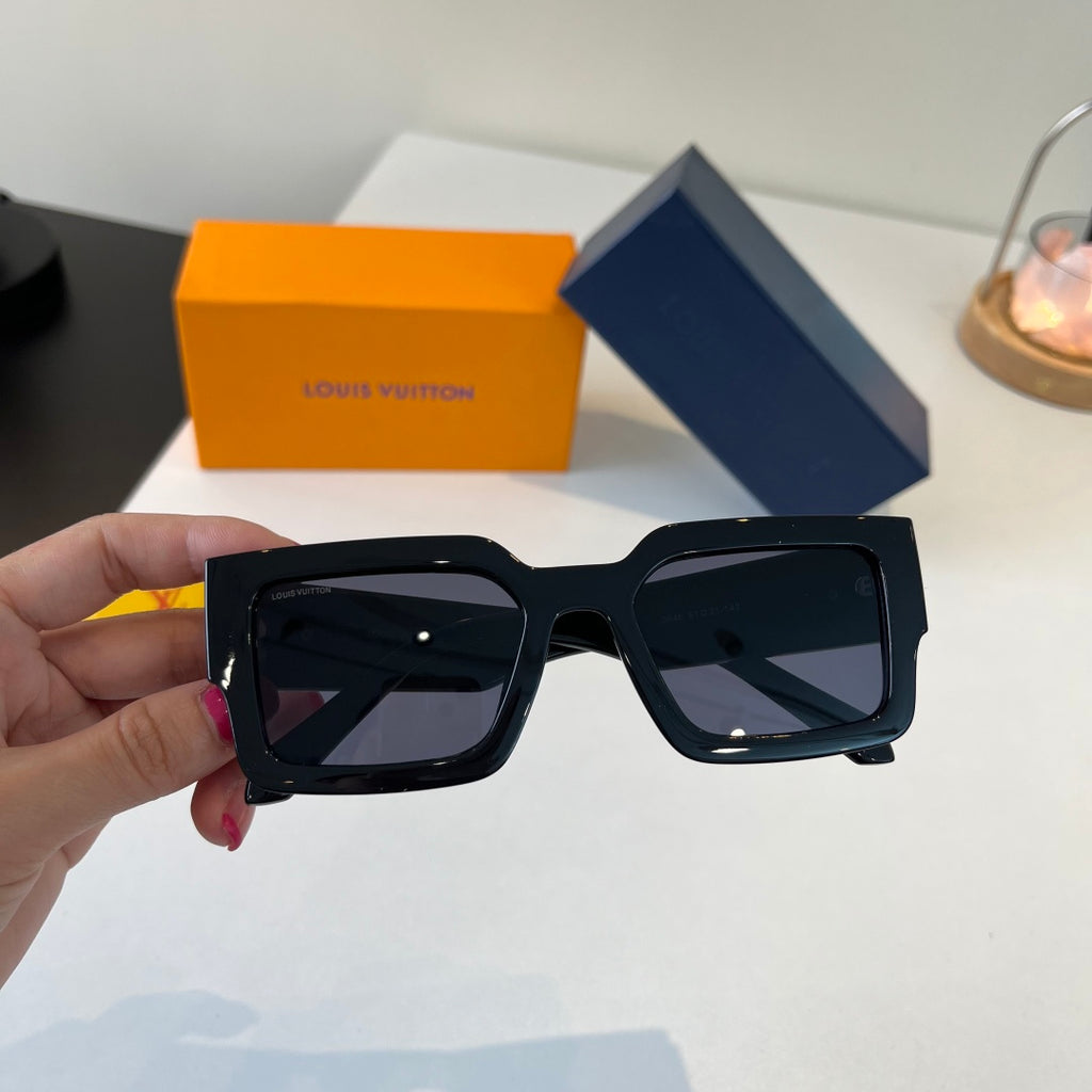 Louis Vuitton Fashion Black Lens Sunglasses for Men & Women - 448665 - detail image 6