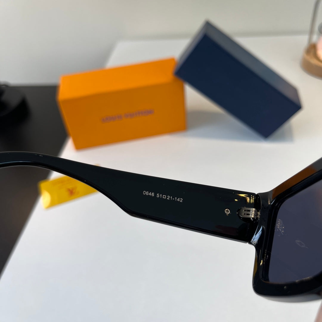 Louis Vuitton Fashion Black Lens Sunglasses for Men & Women - 398079 - detail image 9