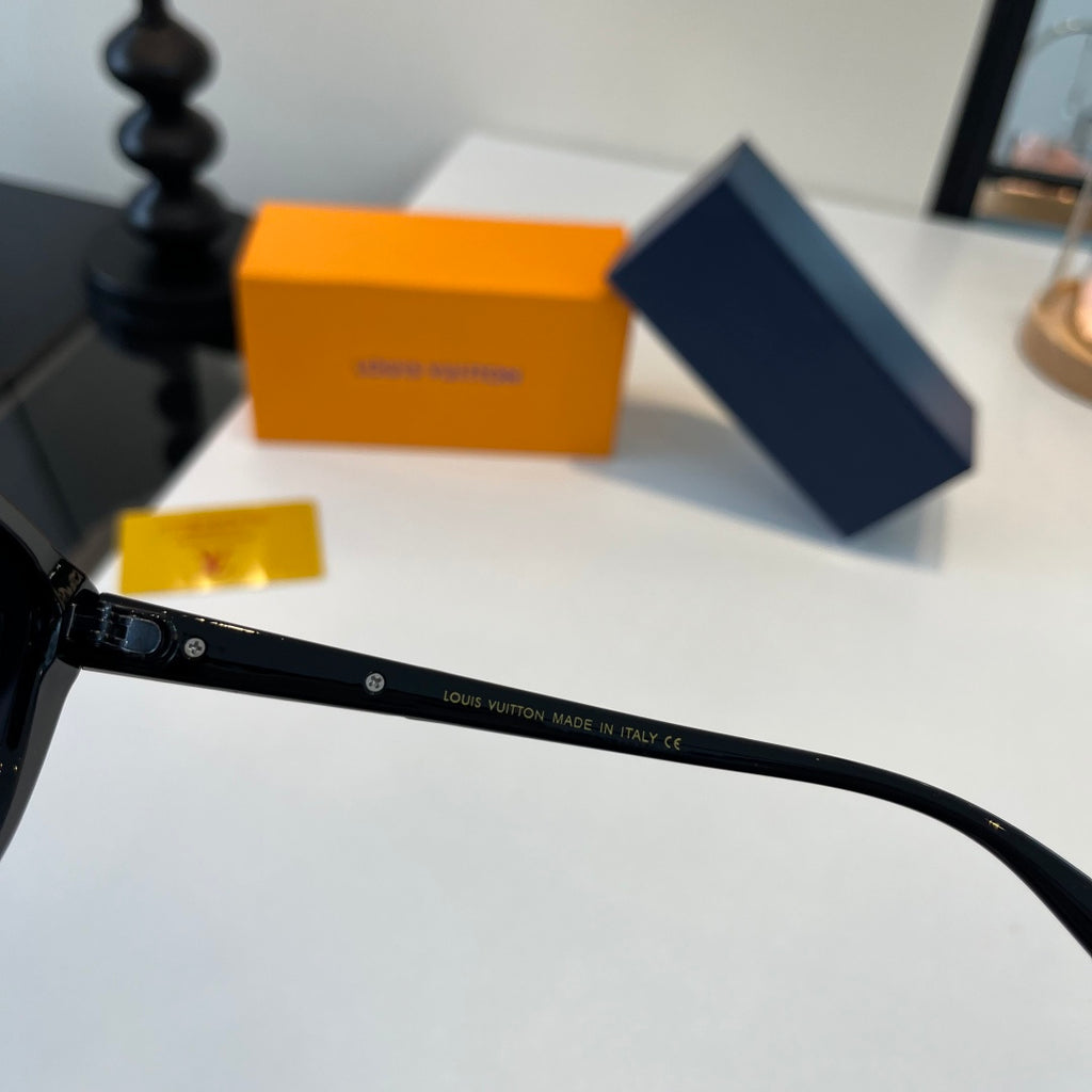Louis Vuitton Fashion Black Lens Sunglasses for Men & Women - 357598 - detail image 10