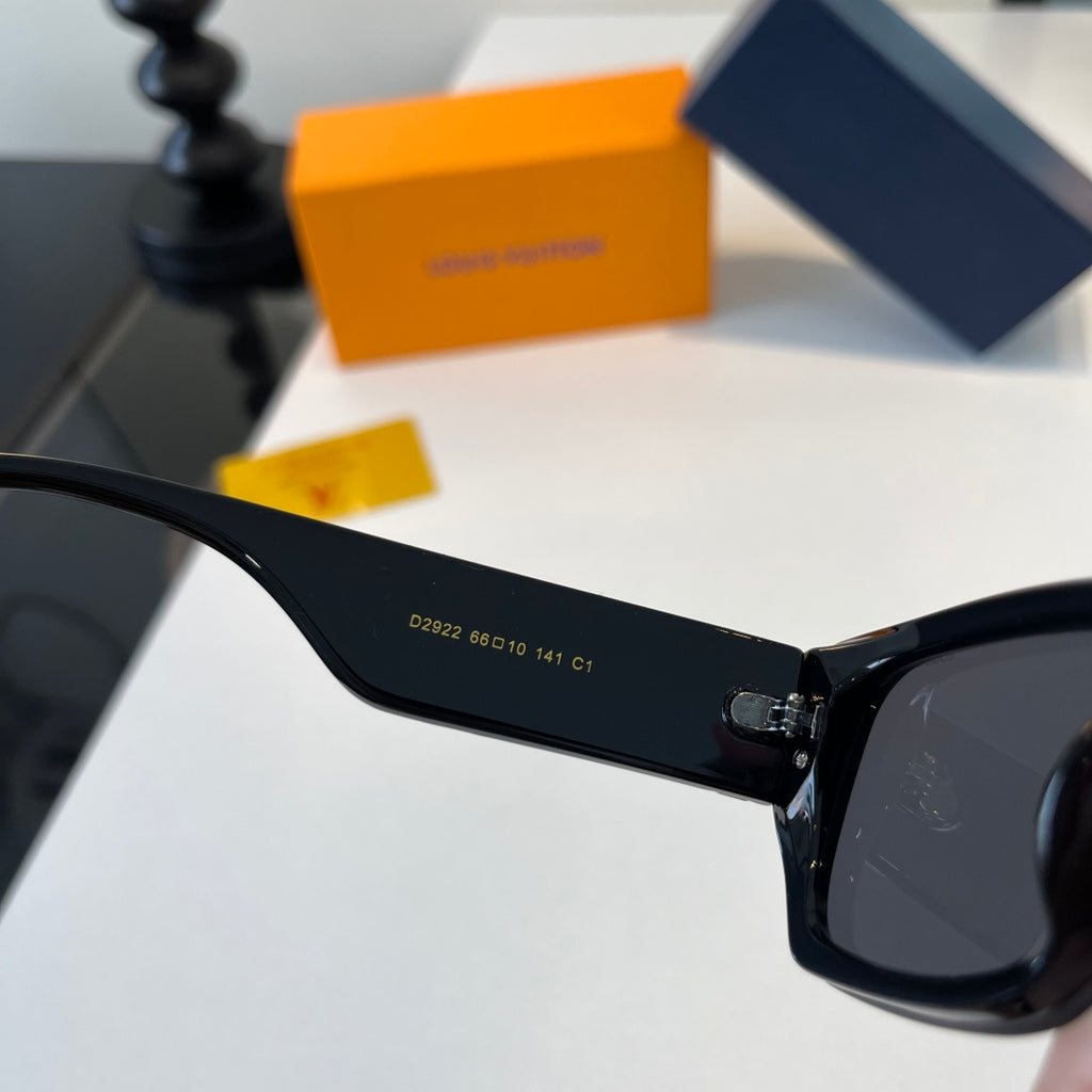 Louis Vuitton Fashion Black Lens Sunglasses for Men & Women - 398058 - detail image 10