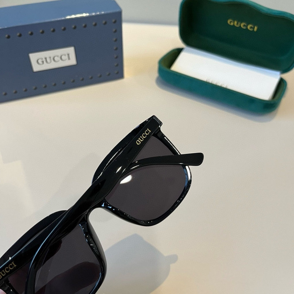 Gucci Oversized Black Lens Sunglasses for Men & Women - 486345 - detail image 6