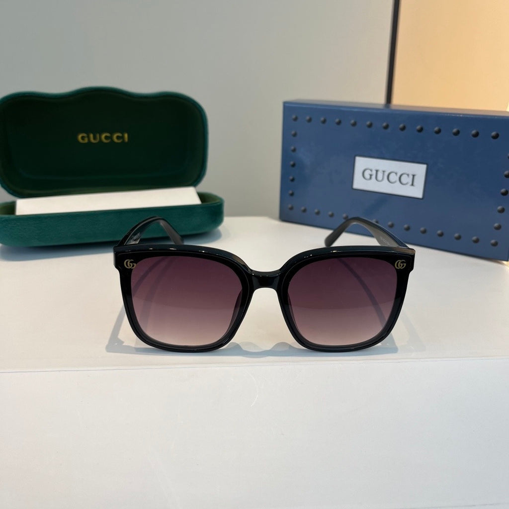 Gucci Oversized Black Lens Sunglasses for Men & Women - 486346 - detail image 2