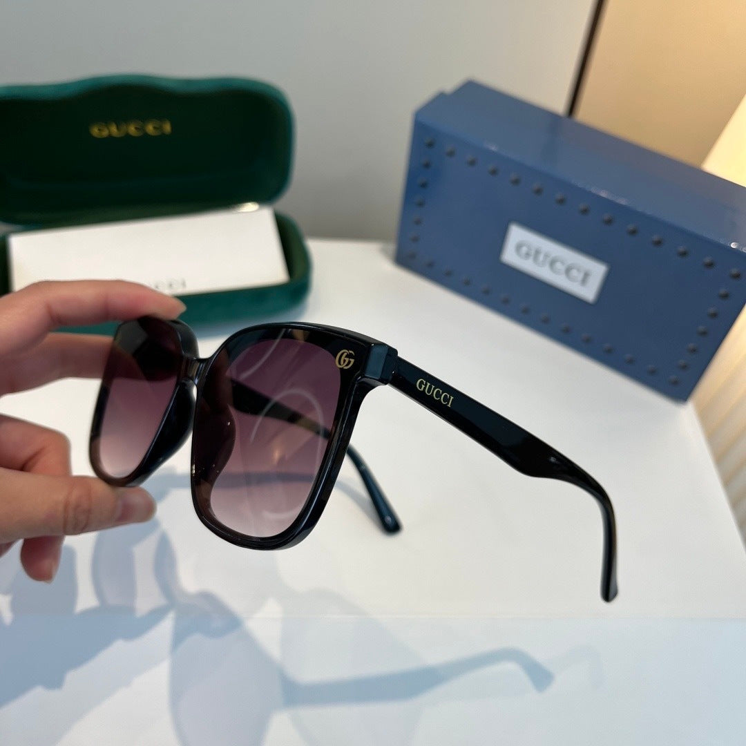 Gucci Oversized Black Lens Sunglasses for Men & Women - 486346 - detail image 4