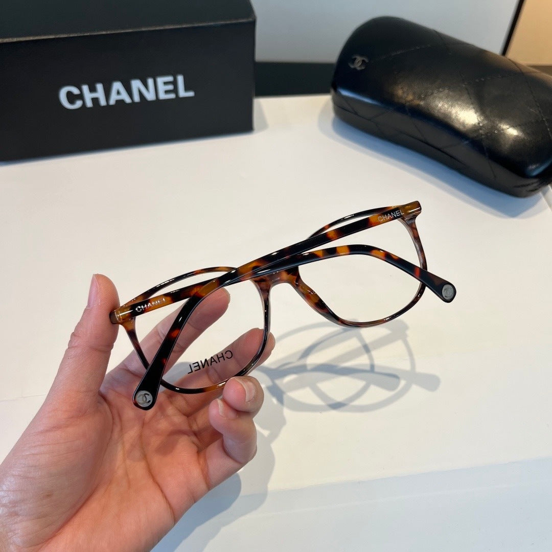 Chanel Oversized Black Lens Sunglasses for Men & Women - 371765 - detail image 9