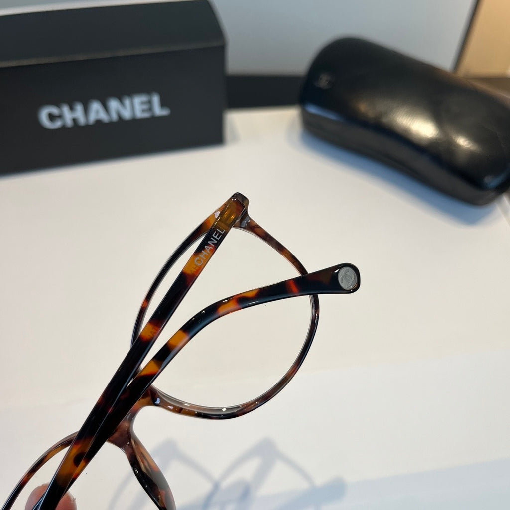Chanel Oversized Black Lens Sunglasses for Men & Women - 371765 - detail image 10