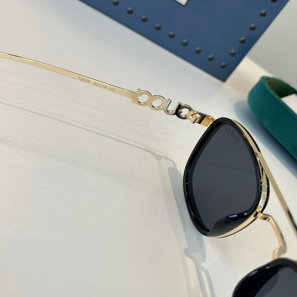 Gucci Oversized Silver Lens Sunglasses for Men & Women - 357777 - detail image 10