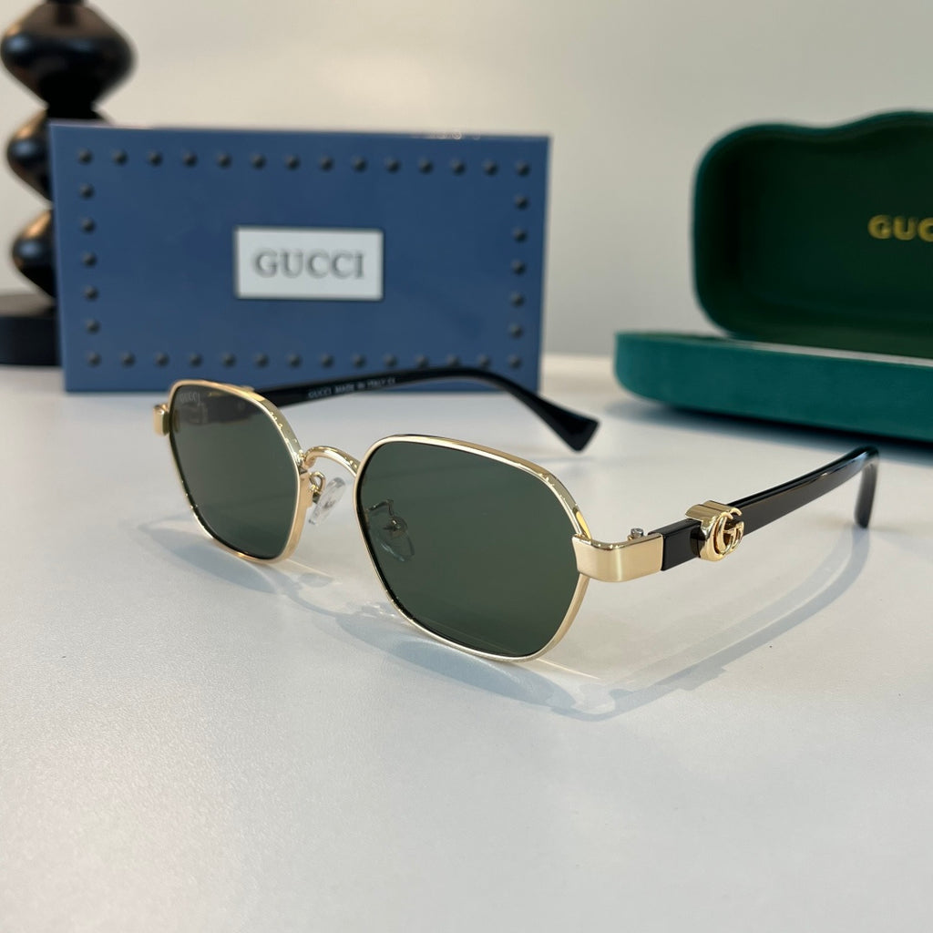 Gucci Oversized Silver Lens Sunglasses for Men & Women - 493363 - detail image 3