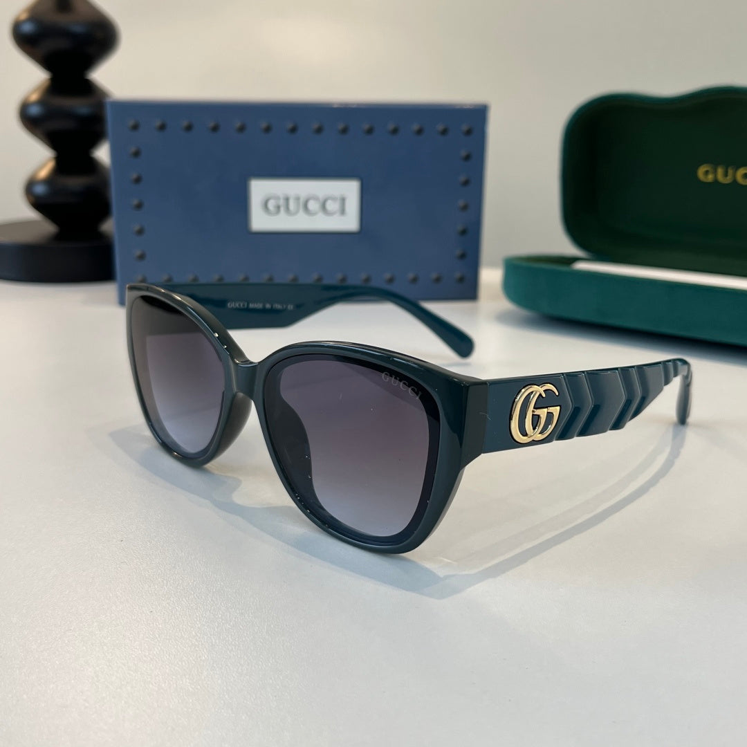 Gucci Oversized Black Lens Sunglasses for Women - 493366 - detail image 3