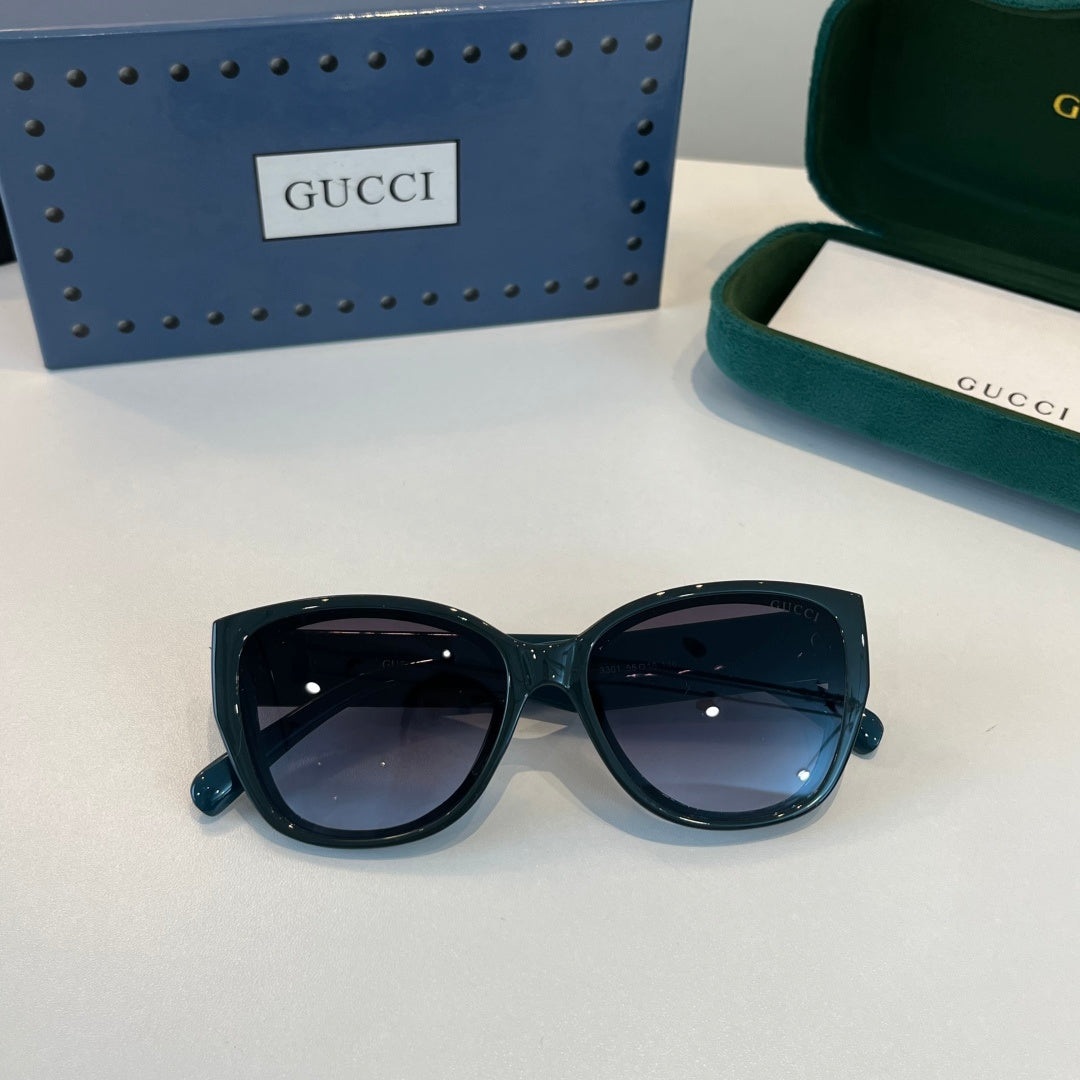 Gucci Oversized Black Lens Sunglasses for Women - 357781 - detail image 4