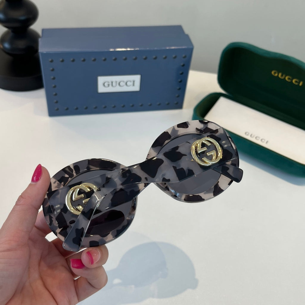 Gucci Oversized Black Lens Sunglasses for Women - 357771 - detail image 7