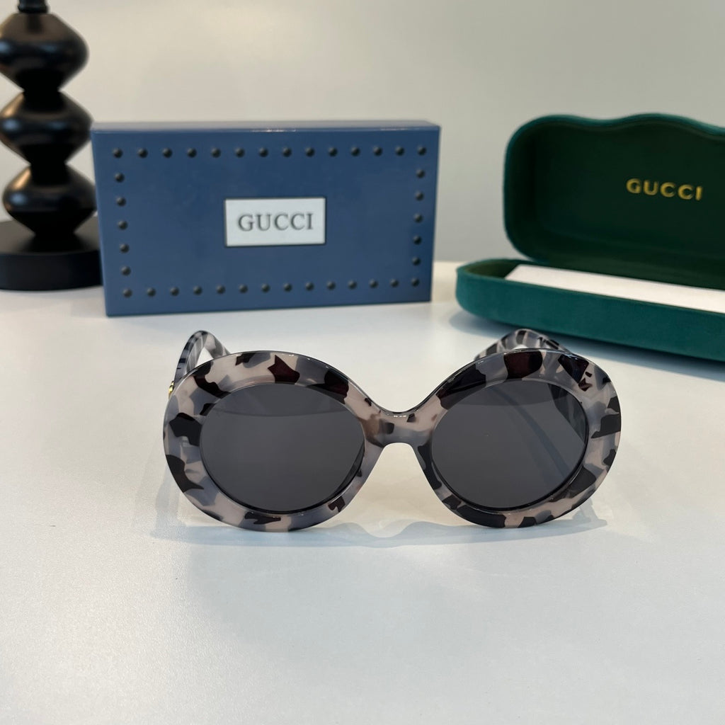 Gucci Oversized Black Lens Sunglasses for Women - 357771 - detail image 2