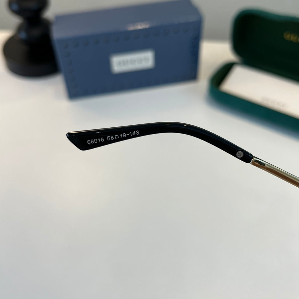 Gucci Fashion Silver Lens Sunglasses for Men & Women - 357773 - detail image 9