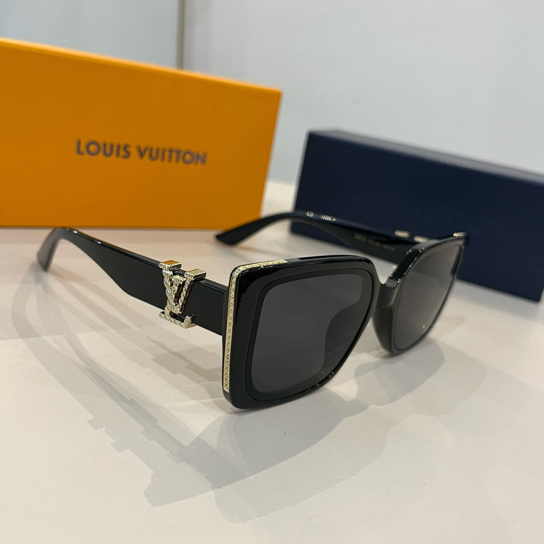 Louis Vuitton Fashion Black Lens Sunglasses for Men & Women - 371432