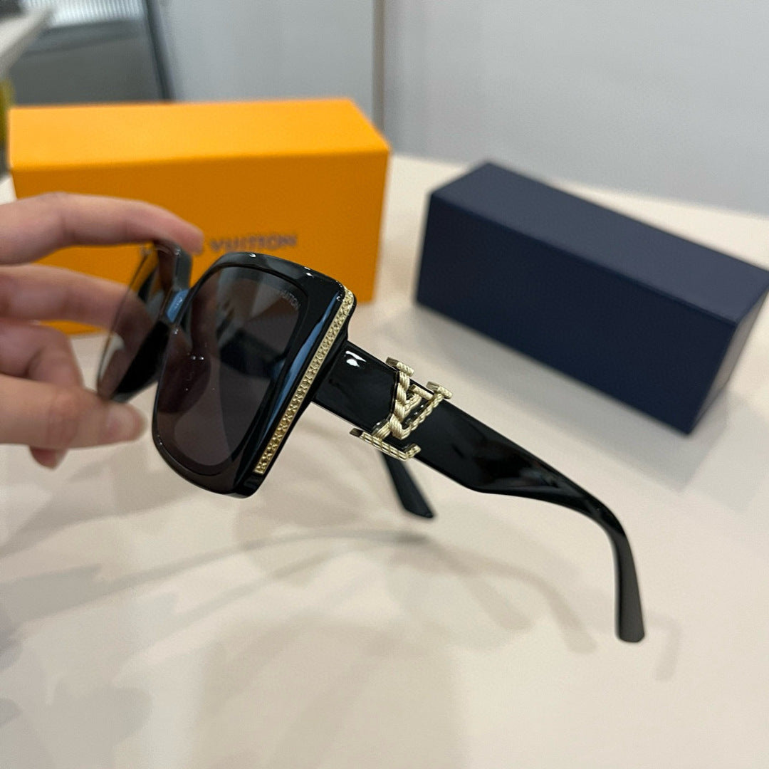 Louis Vuitton Fashion Black Lens Sunglasses for Men & Women - 371432 - detail image 4